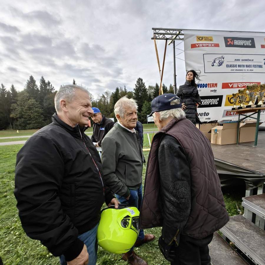 classic-moto-race-festival-vransko-2024-amd-domzale-008808F5EEE1E-0314-9BCC-9F94-A76B3F0A4E3E.jpg